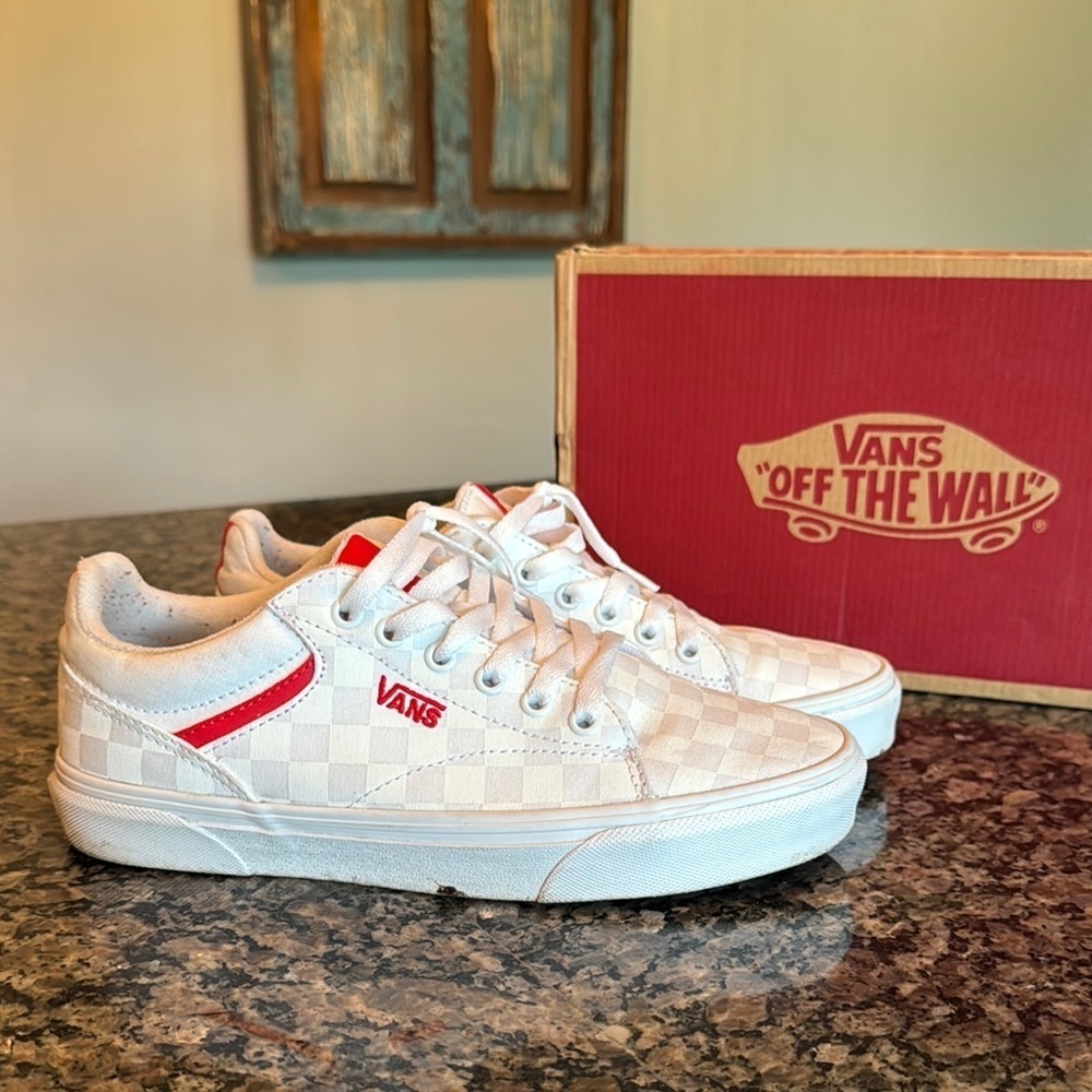 Vans EUC checkerboard White and Red Checkered seldan Sneakers 8.5